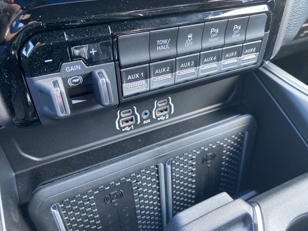 New 2026 RAM 2500 Laramie w/ Sport Appearance Package image 28