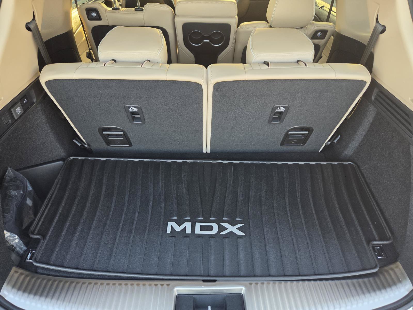 Certified 2026 Acura MDX w/ Advance Package AWD/4WD image 9