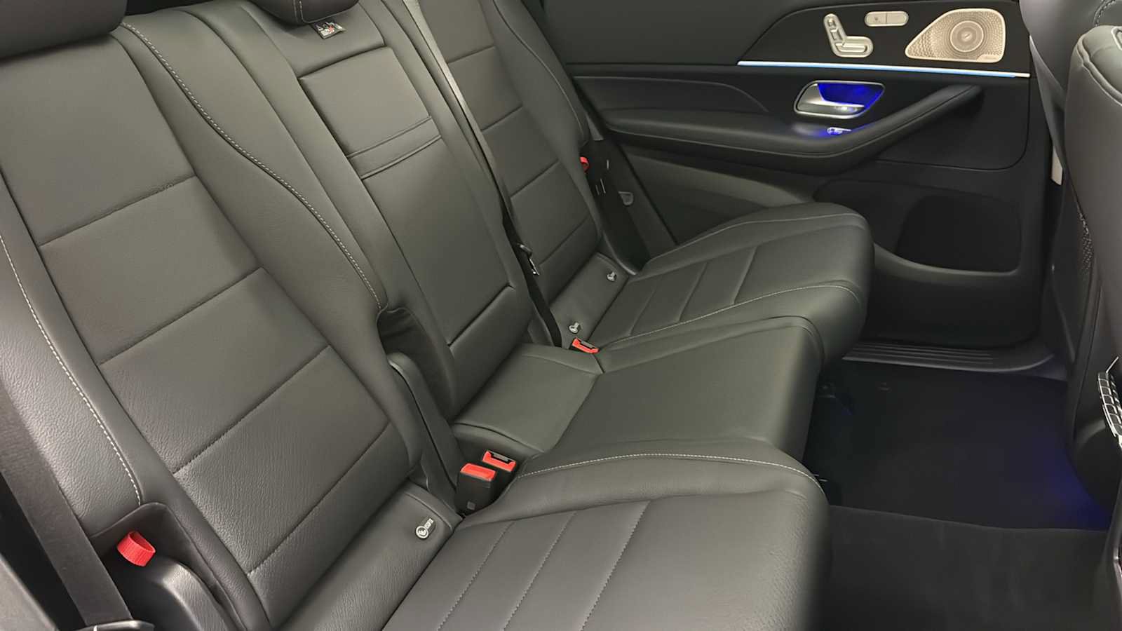 New 2026 Mercedes-Benz GLS 450 4MATIC image 37