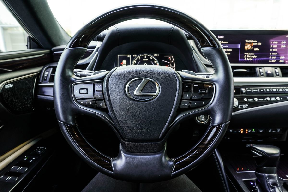 Used 2021 Lexus ES 350 Ultra Luxury w/ Accessory Package image 15