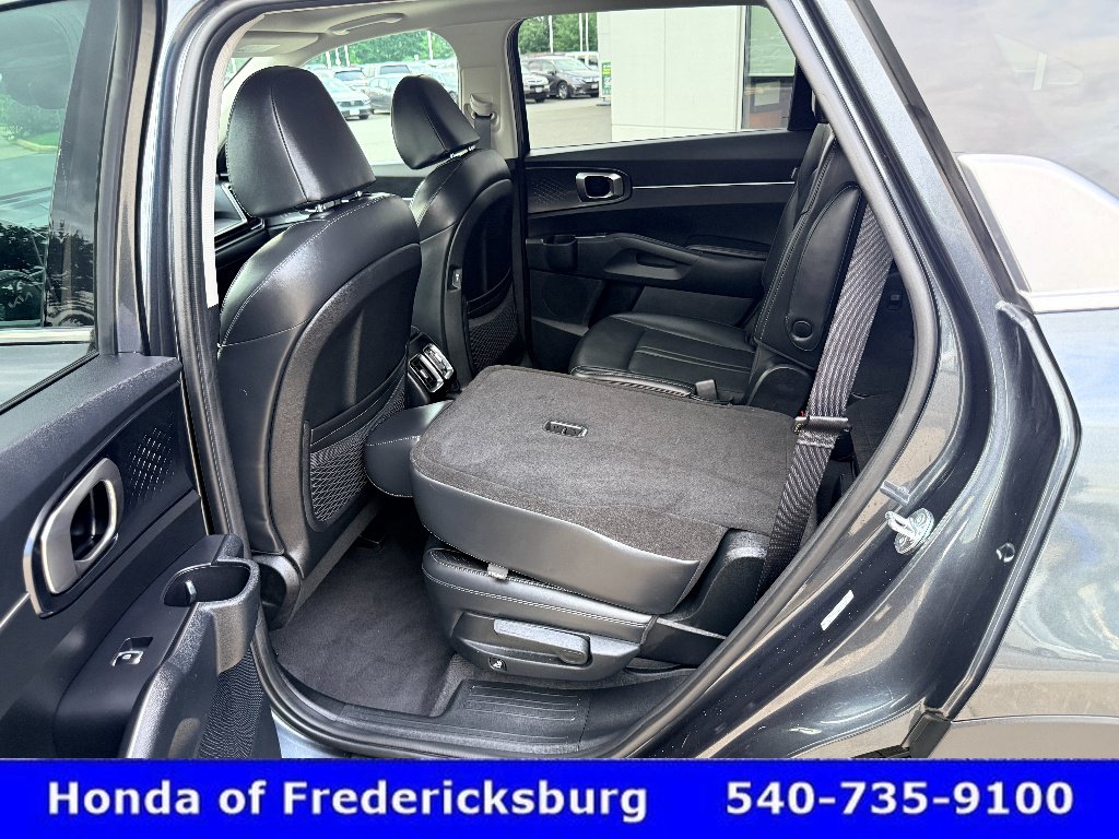 Used 2025 Kia Sorento EX w/ Panoramic Sunroof Package FWD image 27