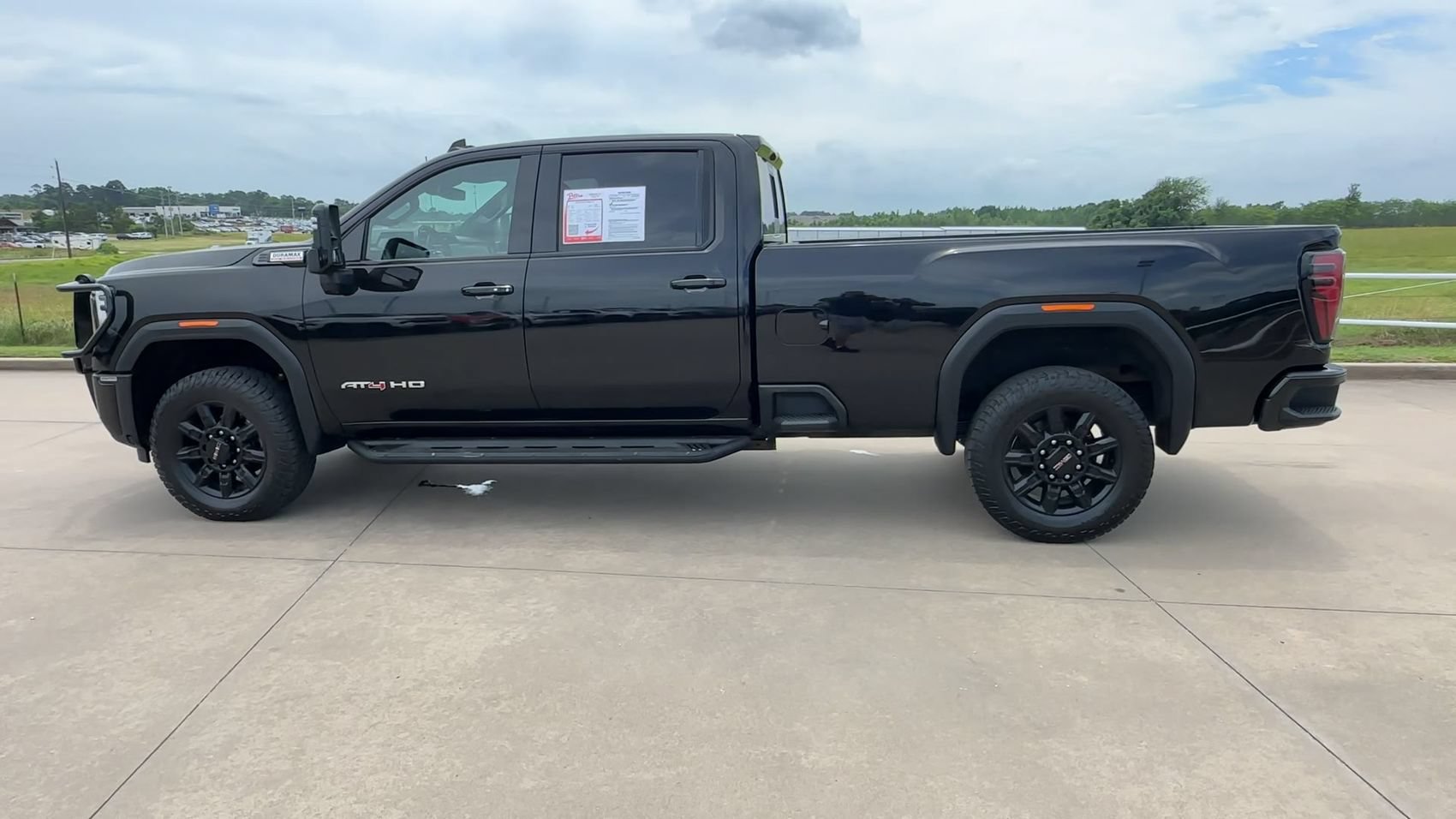 Used 2024 GMC Sierra 2500 AT4 w/ AT4 Preferred Package AWD/4WD image 4