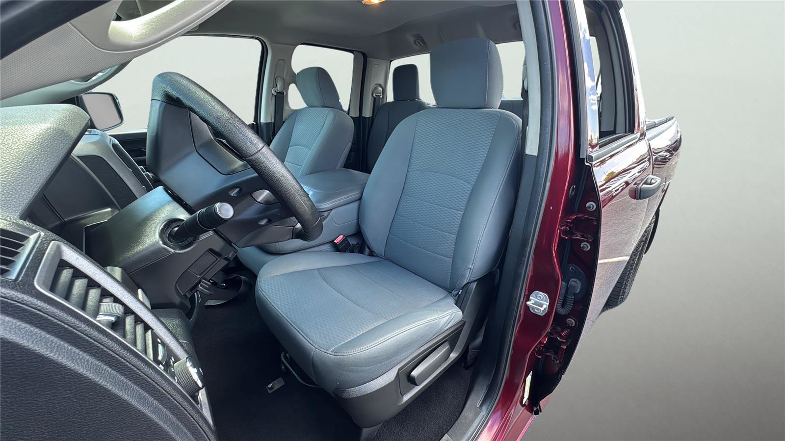 Certified 2017 RAM 1500 Express AWD/4WD image 18