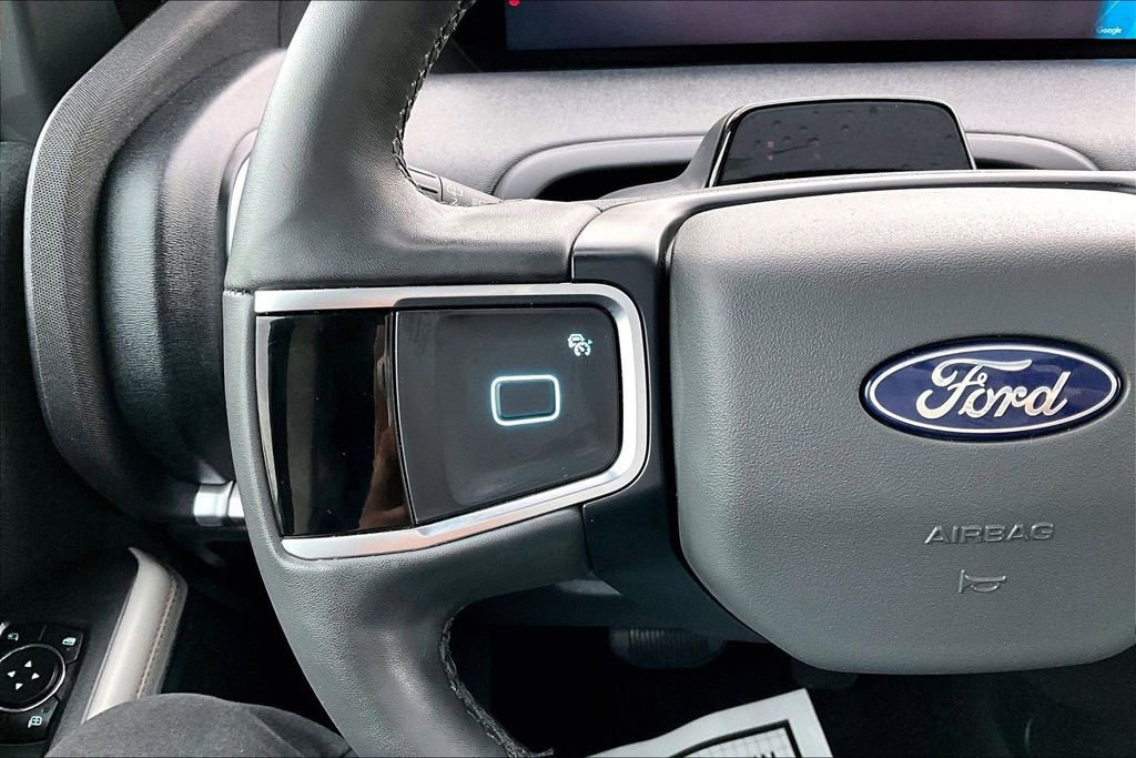 Used 2025 Ford Expedition Active AWD/4WD image 17