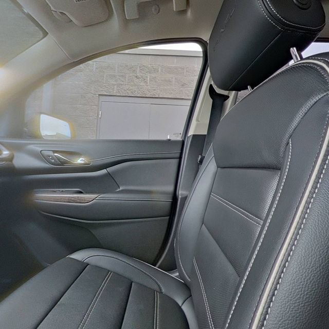 Used 2023 GMC Acadia Denali w/ Black Diamond Edition FWD image 27