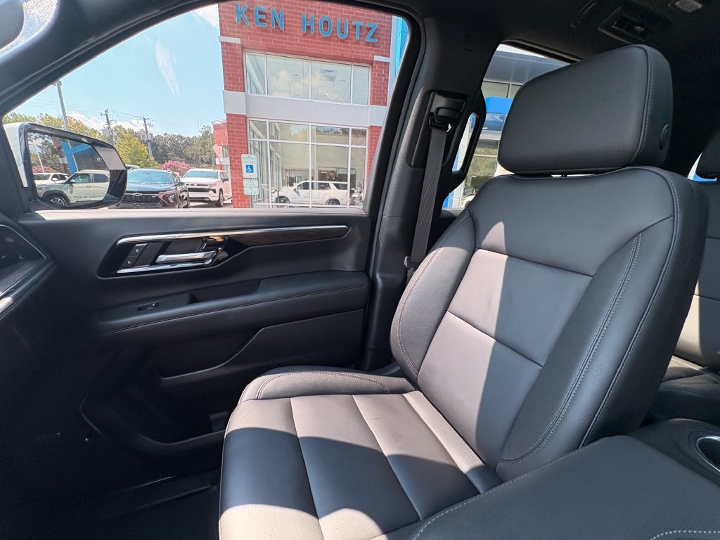 Used 2026 Chevrolet Tahoe Z71 w/ Comfort Package AWD/4WD image 11
