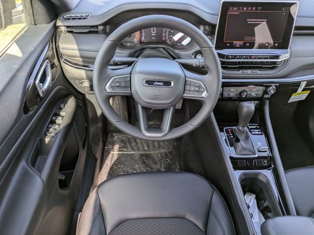 New 2026 Jeep Compass Latitude image 14