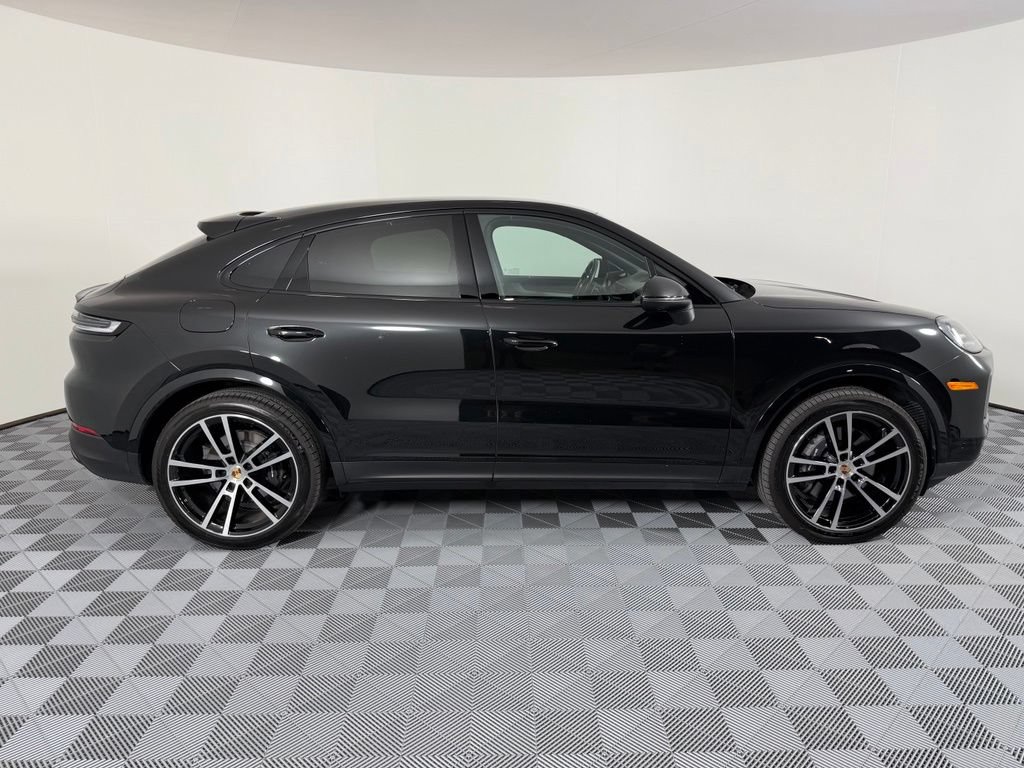 Certified 2025 Porsche Cayenne Coupe AWD/4WD image 11