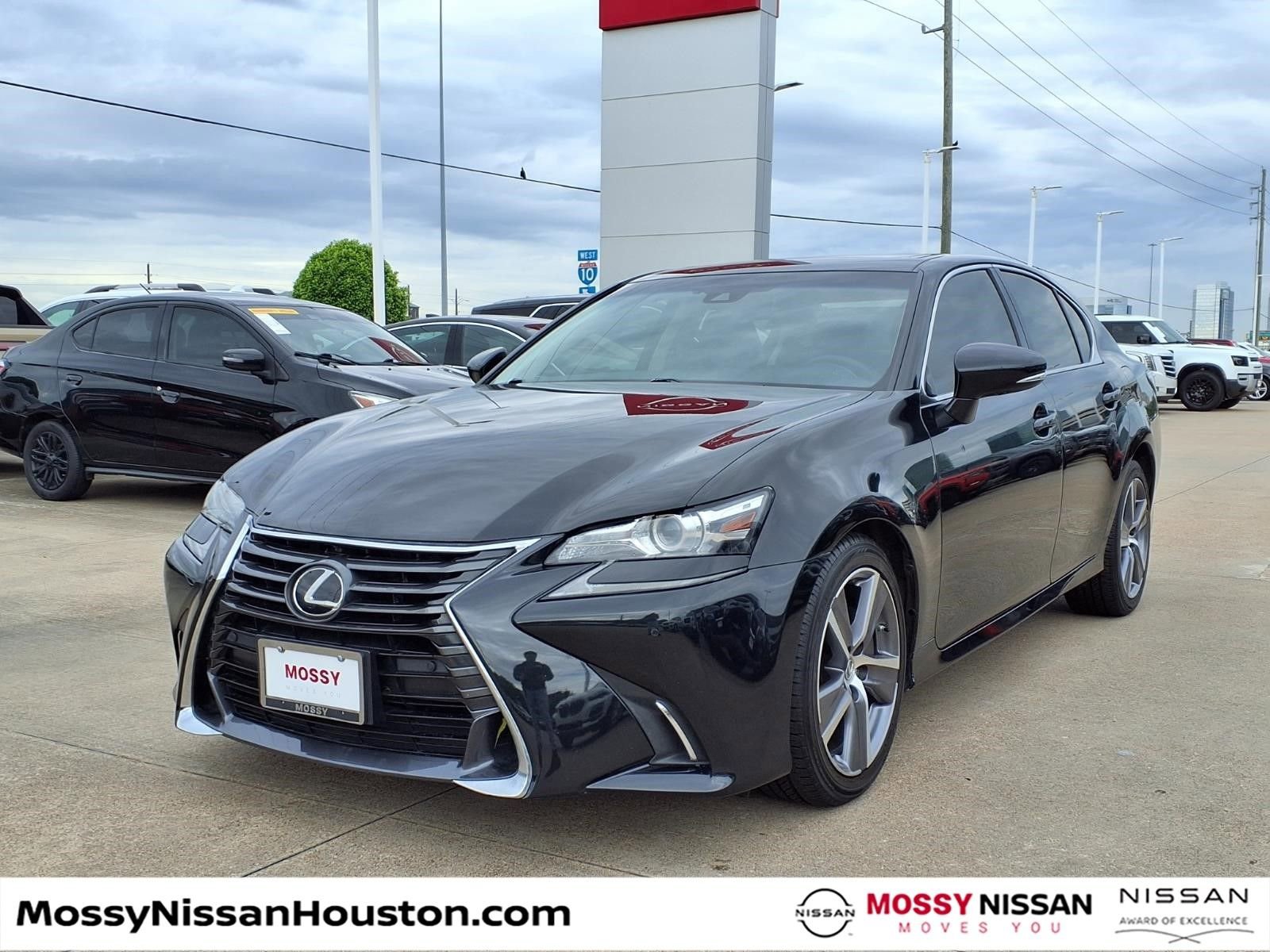 Used 2017 Lexus GS 350 w/ Preferred Accessory Package RWD image 4