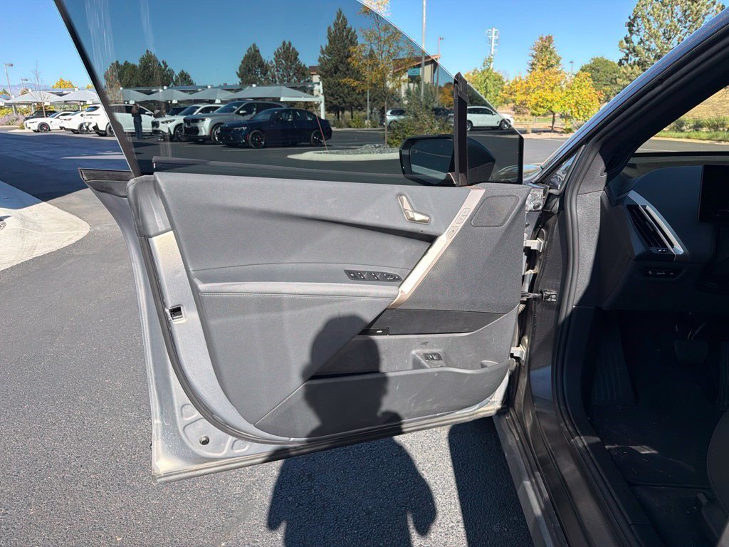 Used 2024 BMW iX xDrive50 AWD/4WD image 9