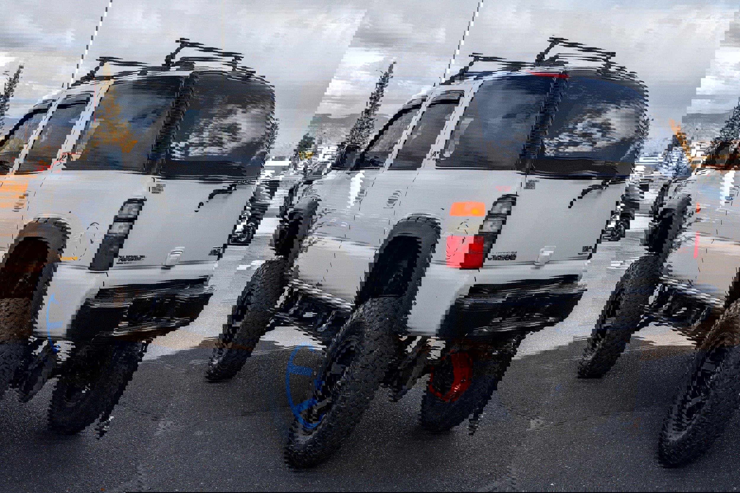 Used 2005 GMC Yukon XL 2500 SLT w/ SLT Preferred Equipment Group image 6