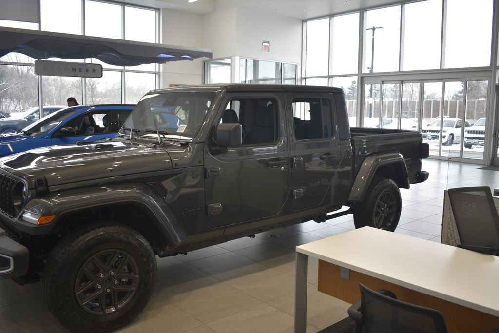 New 2025 Jeep Gladiator Sport image 2
