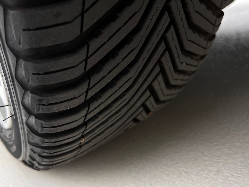 Used 2020 Lincoln MKZ AWD image 35