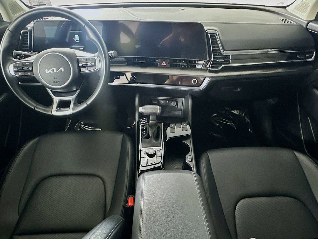 Used 2025 Kia Sportage EX w/ Premium Package image 16
