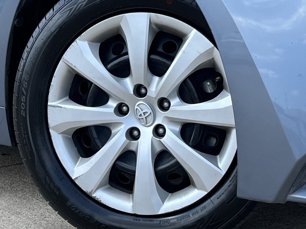 Used 2025 Toyota Corolla LE FWD image 27