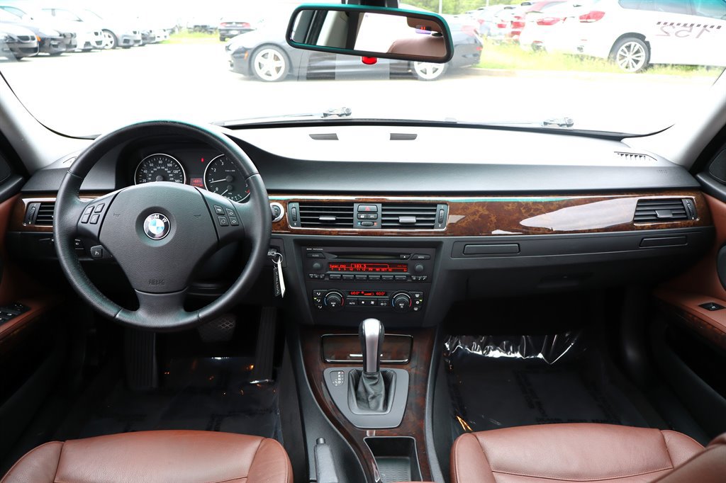 Used 2006 BMW 325i Sedan RWD image 12