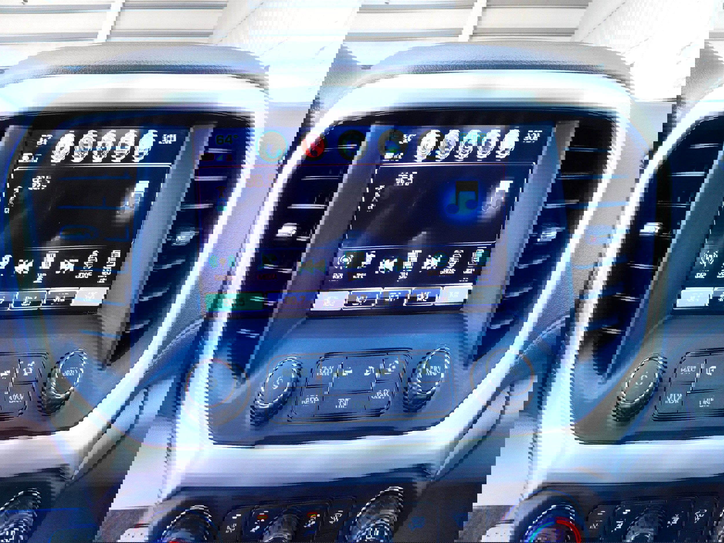 Used 2018 GMC Acadia SLT image 20