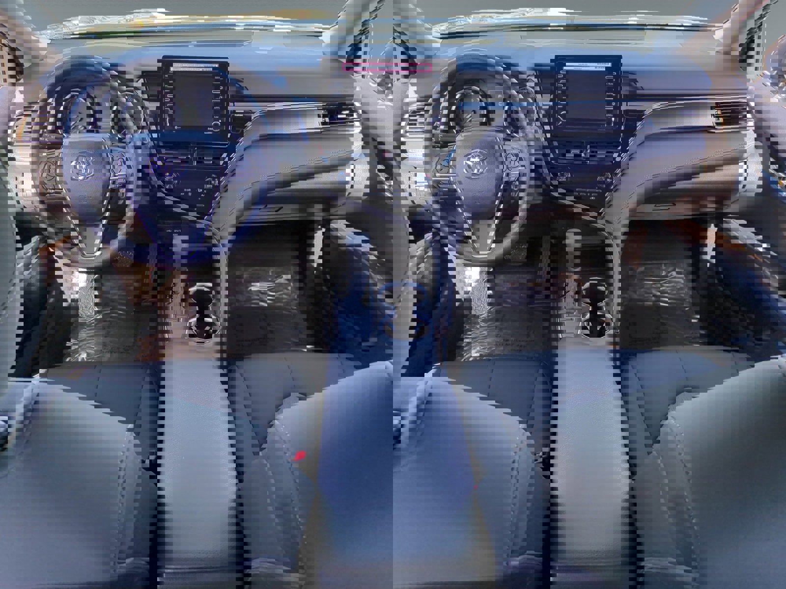 Used 2024 Toyota Camry LE image 10