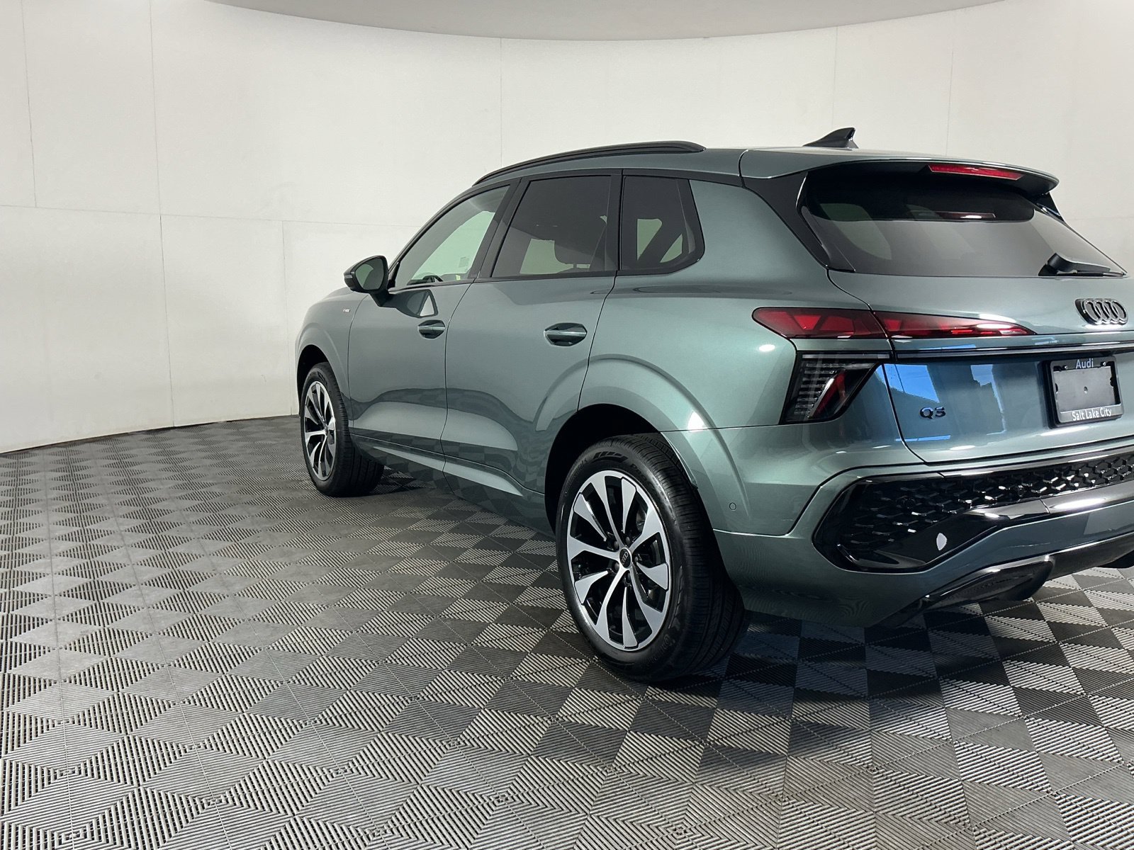 New 2026 Audi Q3 quattro 2.0T AWD/4WD image 6