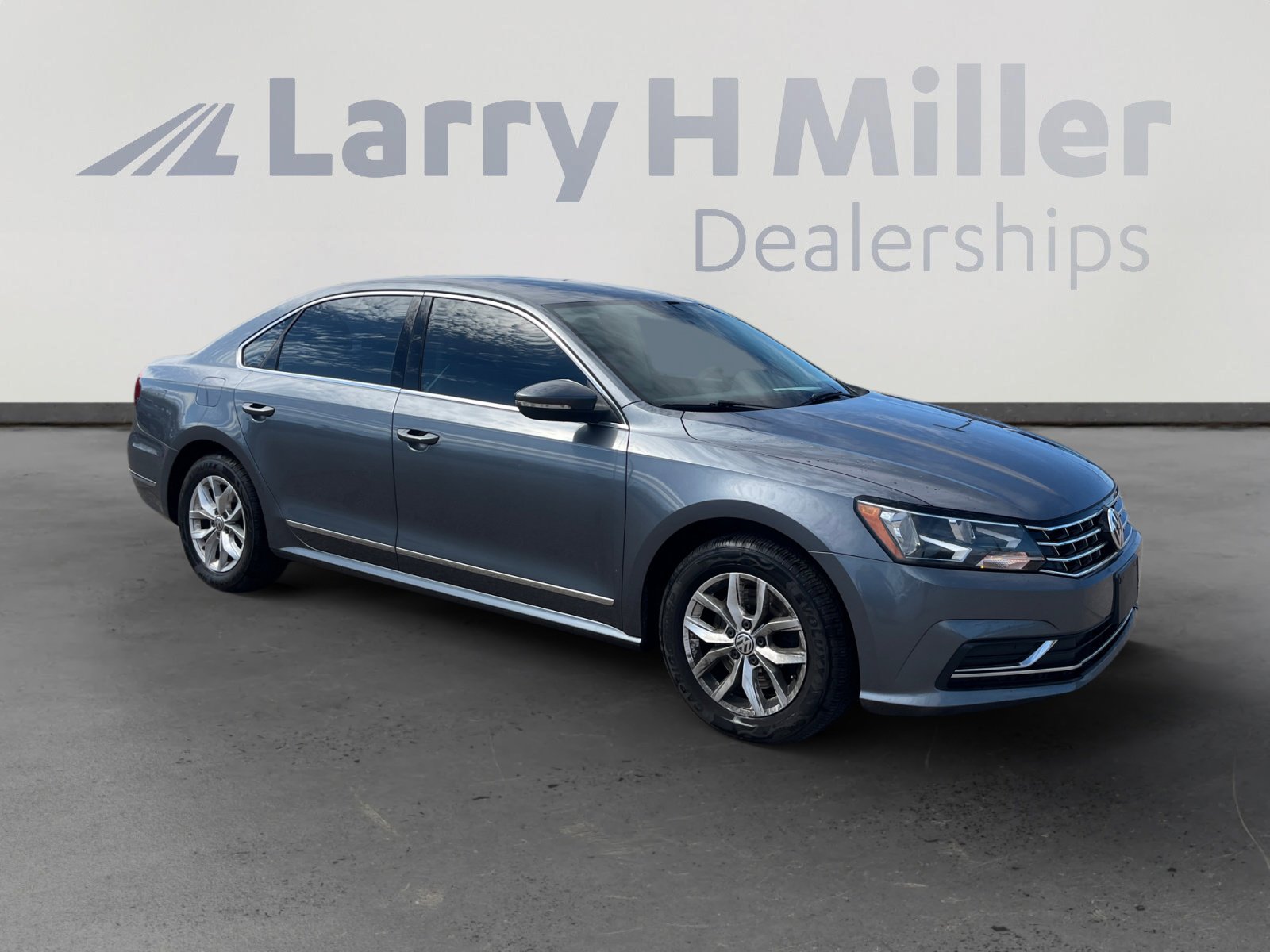 Used 2017 Volkswagen Passat 1.8T S image 7