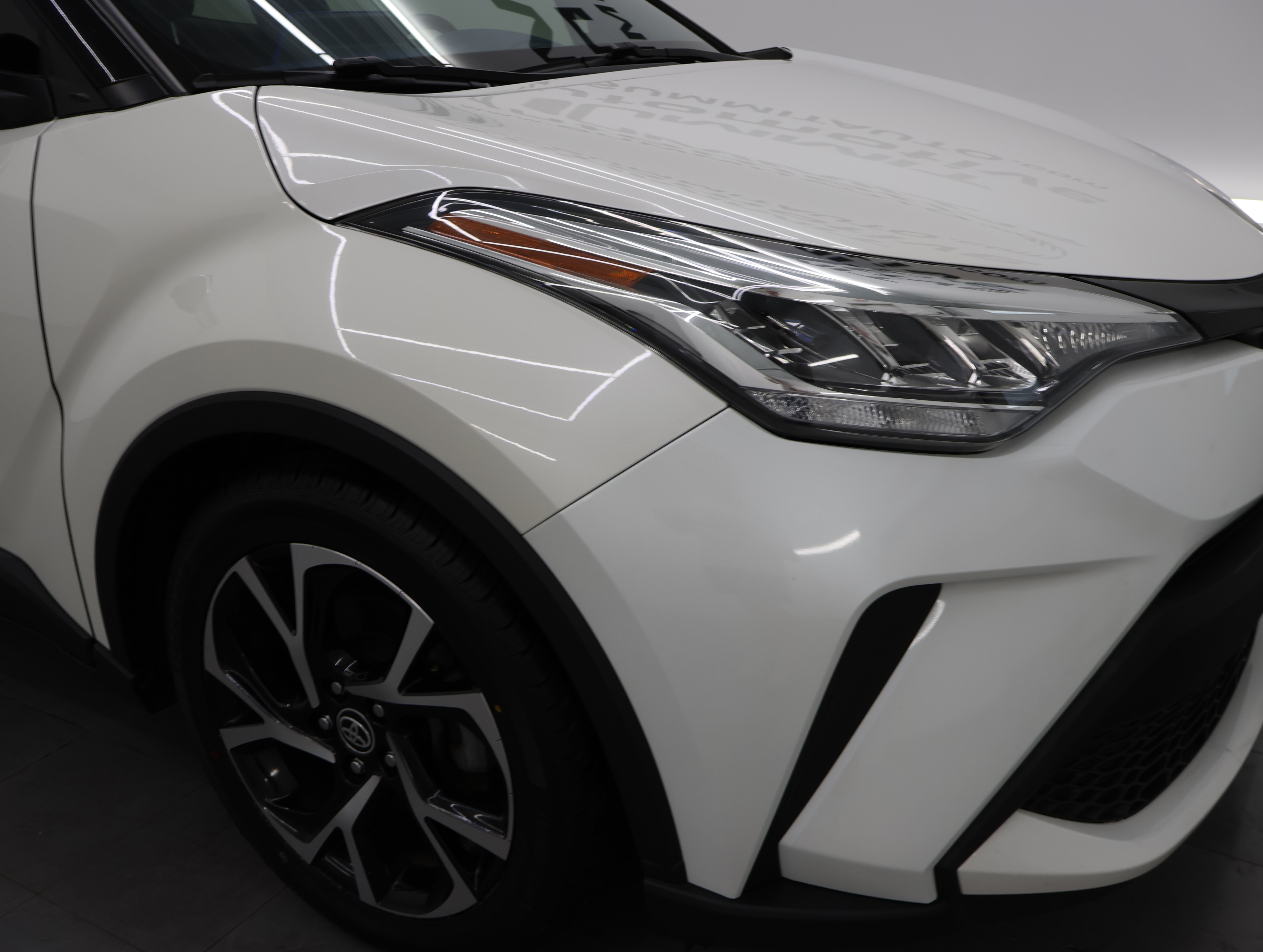 Used 2020 Toyota C-HR XLE FWD image 23