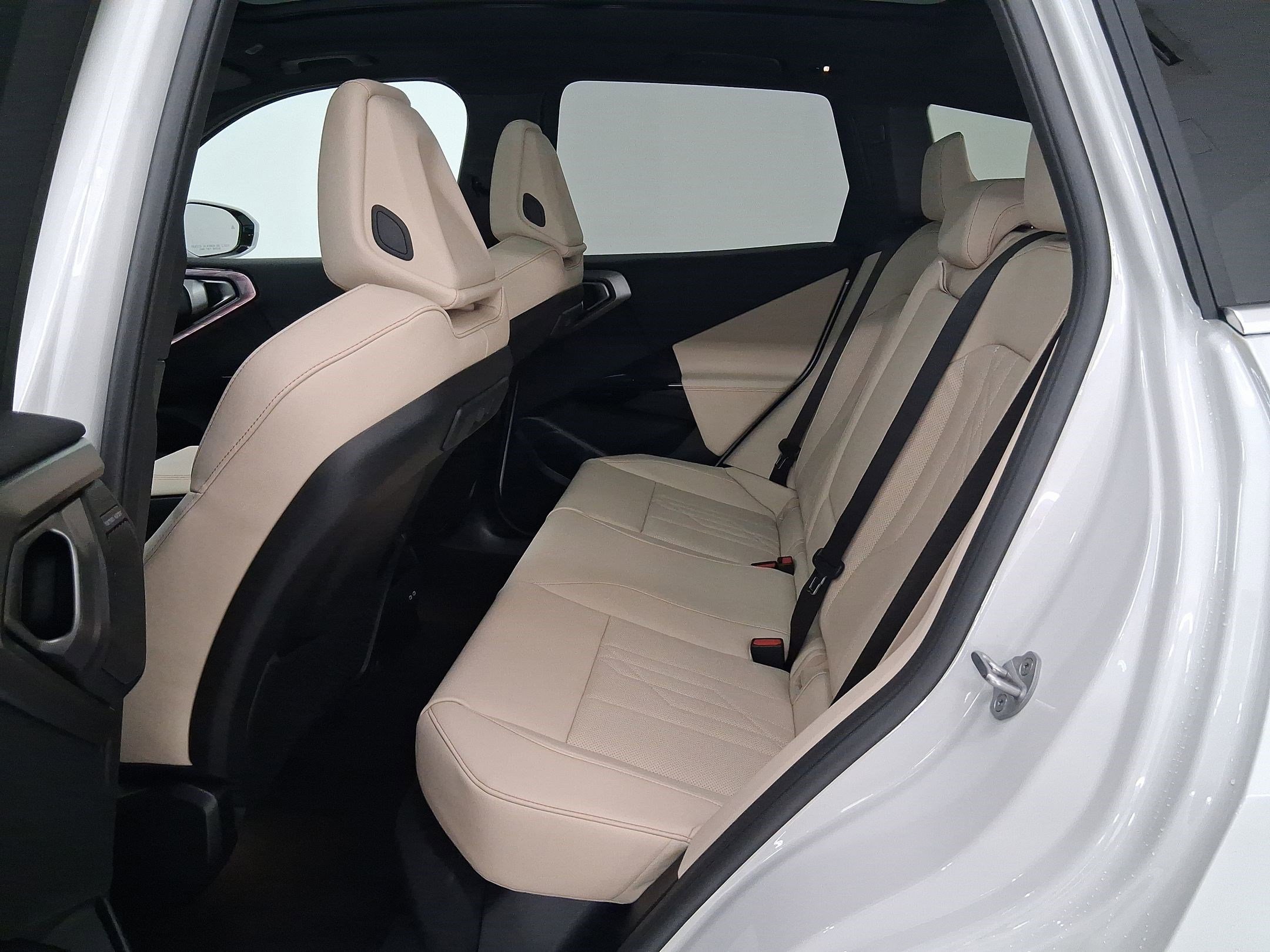 New 2026 BMW X3 xDrive30 w/ Premium Package image 12
