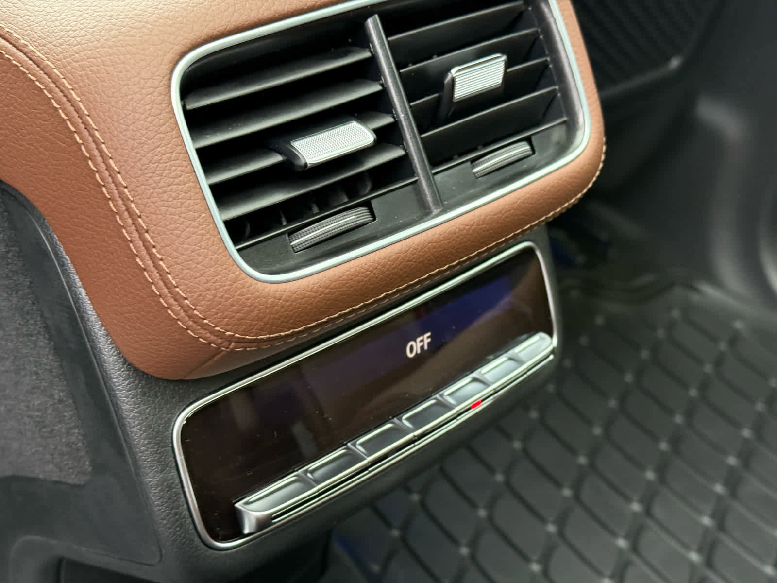 New 2026 Mercedes-Benz GLS 450 4MATIC image 33