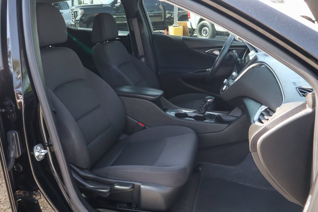 Used 2025 Chevrolet Malibu LT w/ Midnight Edition FWD image 42