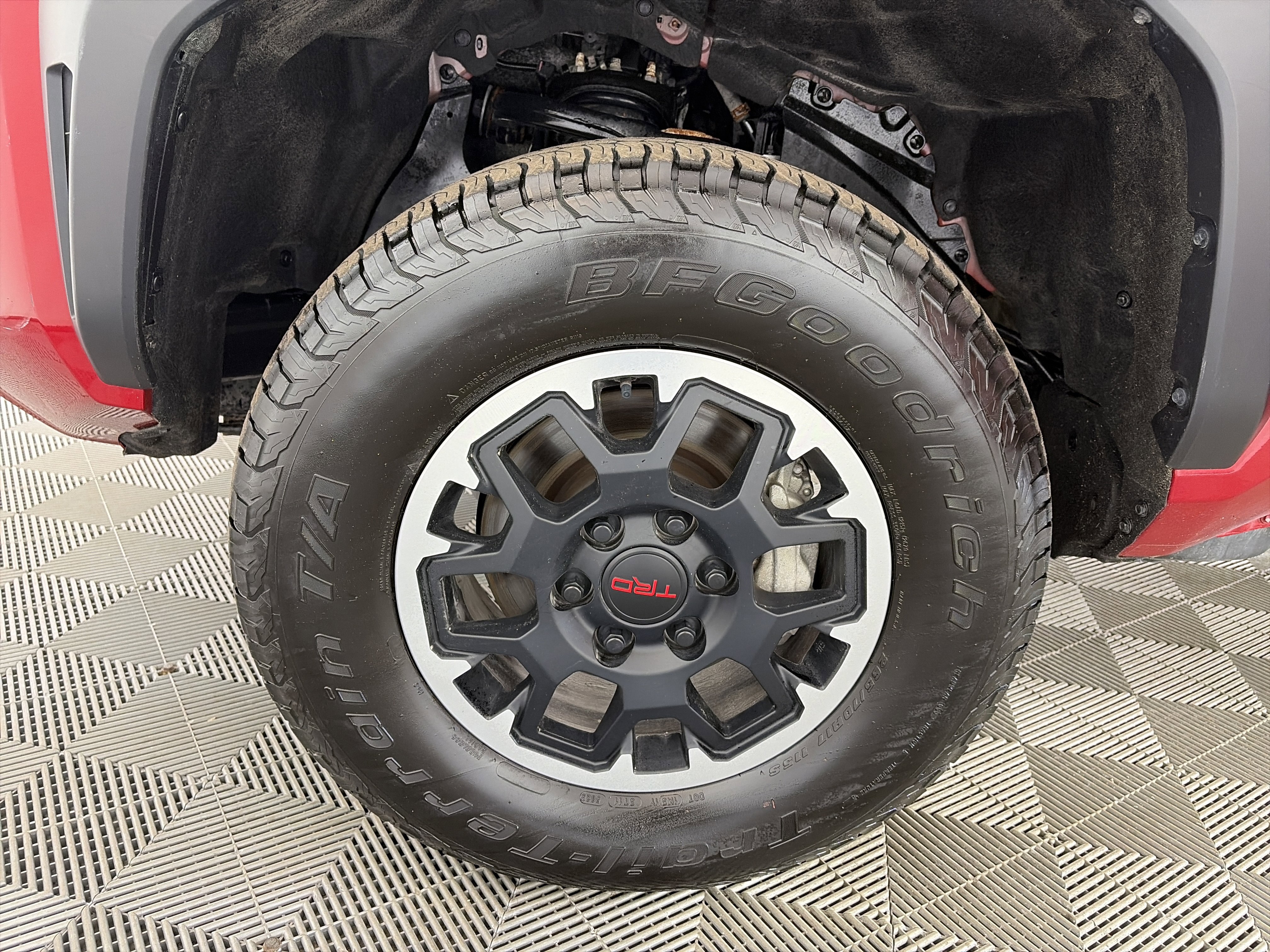 Used 2024 Toyota Tacoma TRD Off-Road image 13