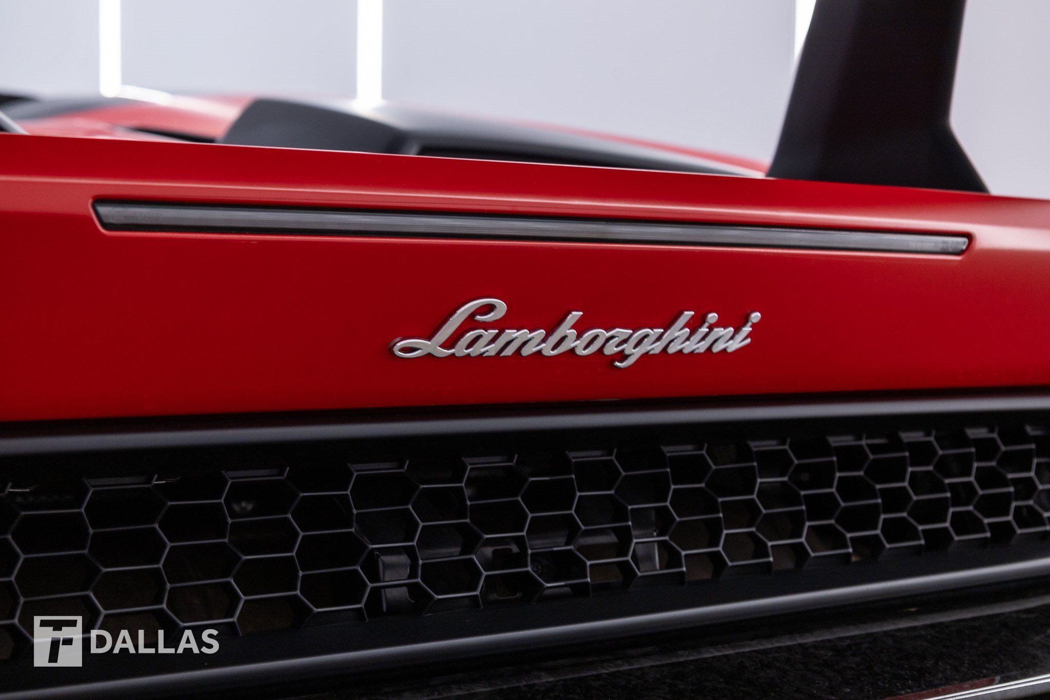 Used 2018 Lamborghini Huracan Performante AWD/4WD image 12