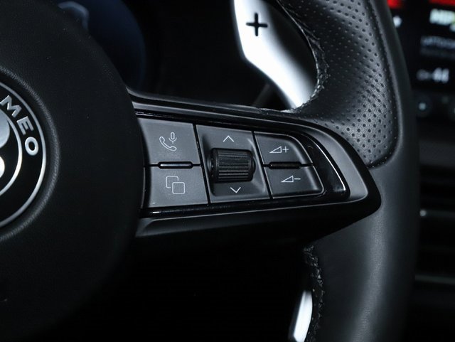 Used 2024 Alfa Romeo Stelvio Veloce image 29