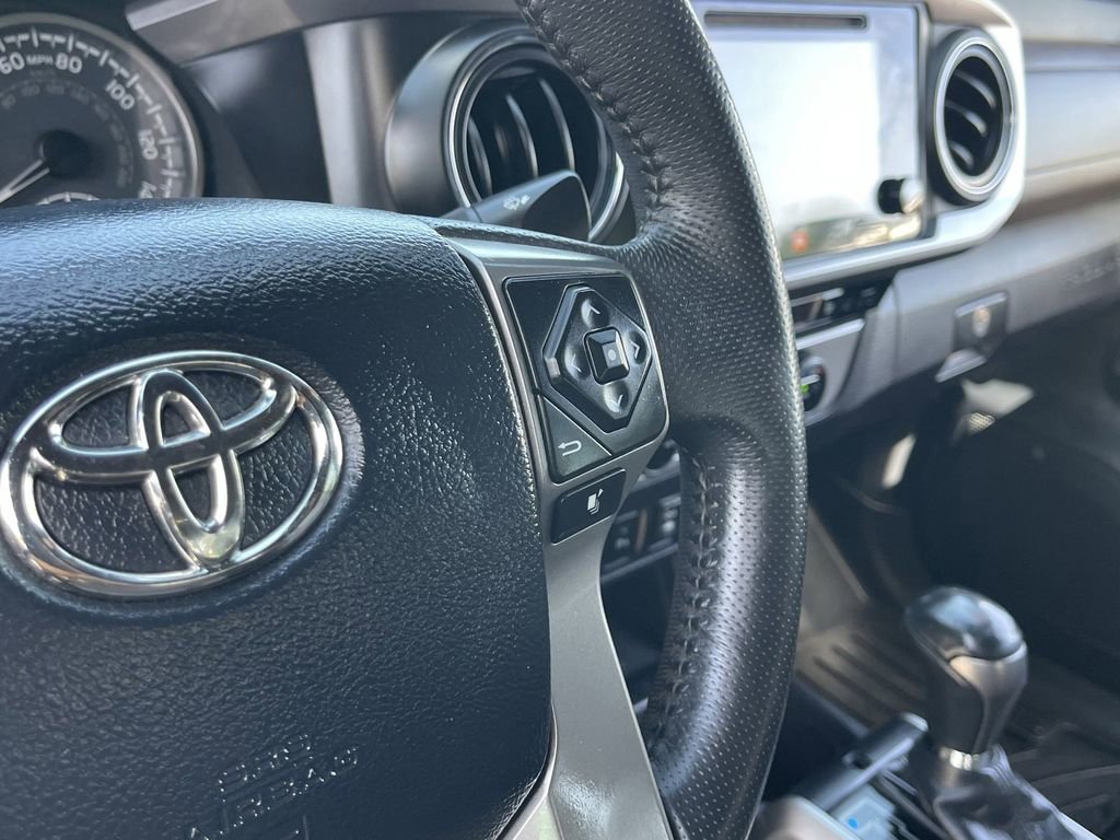 Used 2016 Toyota Tacoma Limited w/ Towing Package RWD image 25
