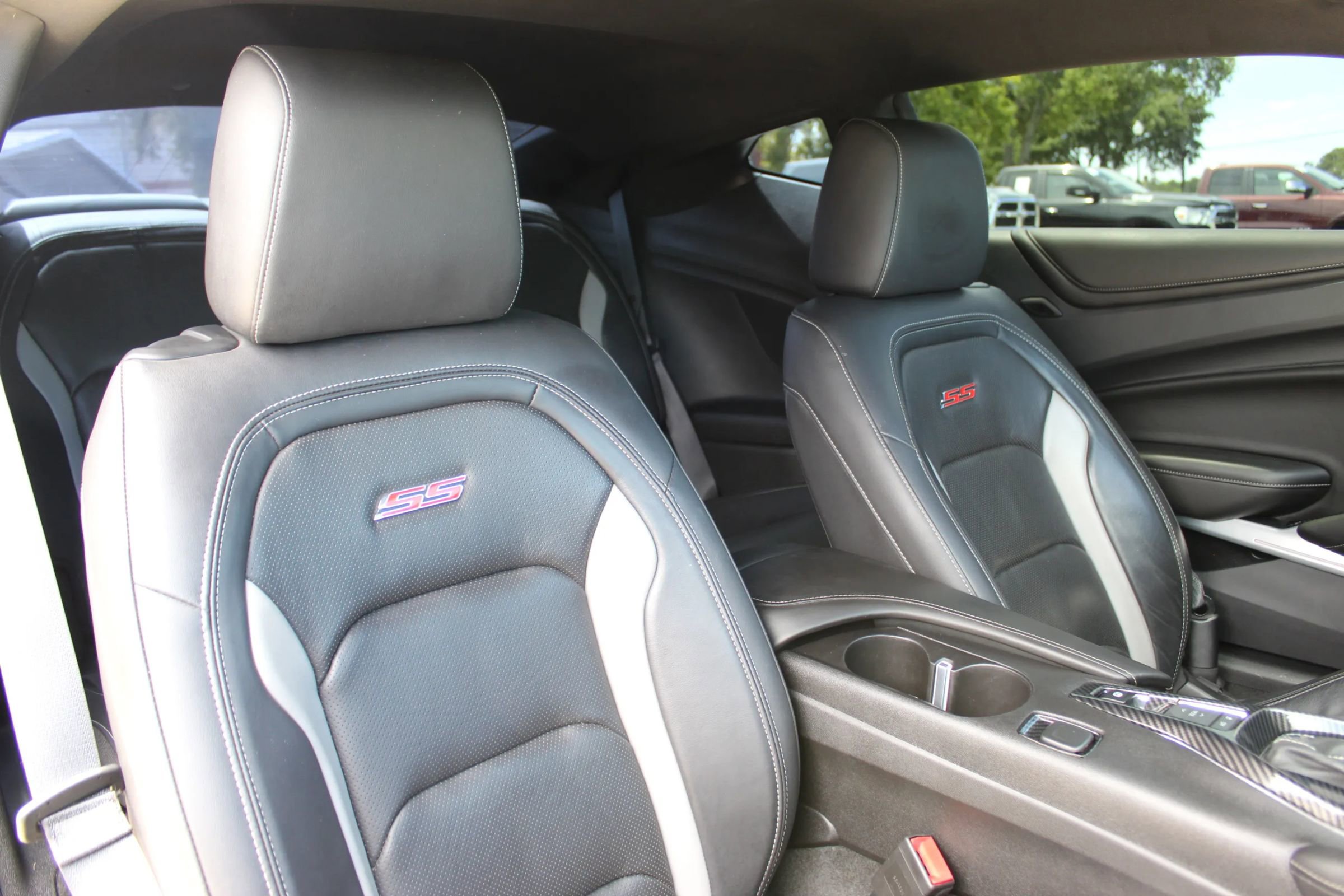 Used 2016 Chevrolet Camaro SS RWD image 23