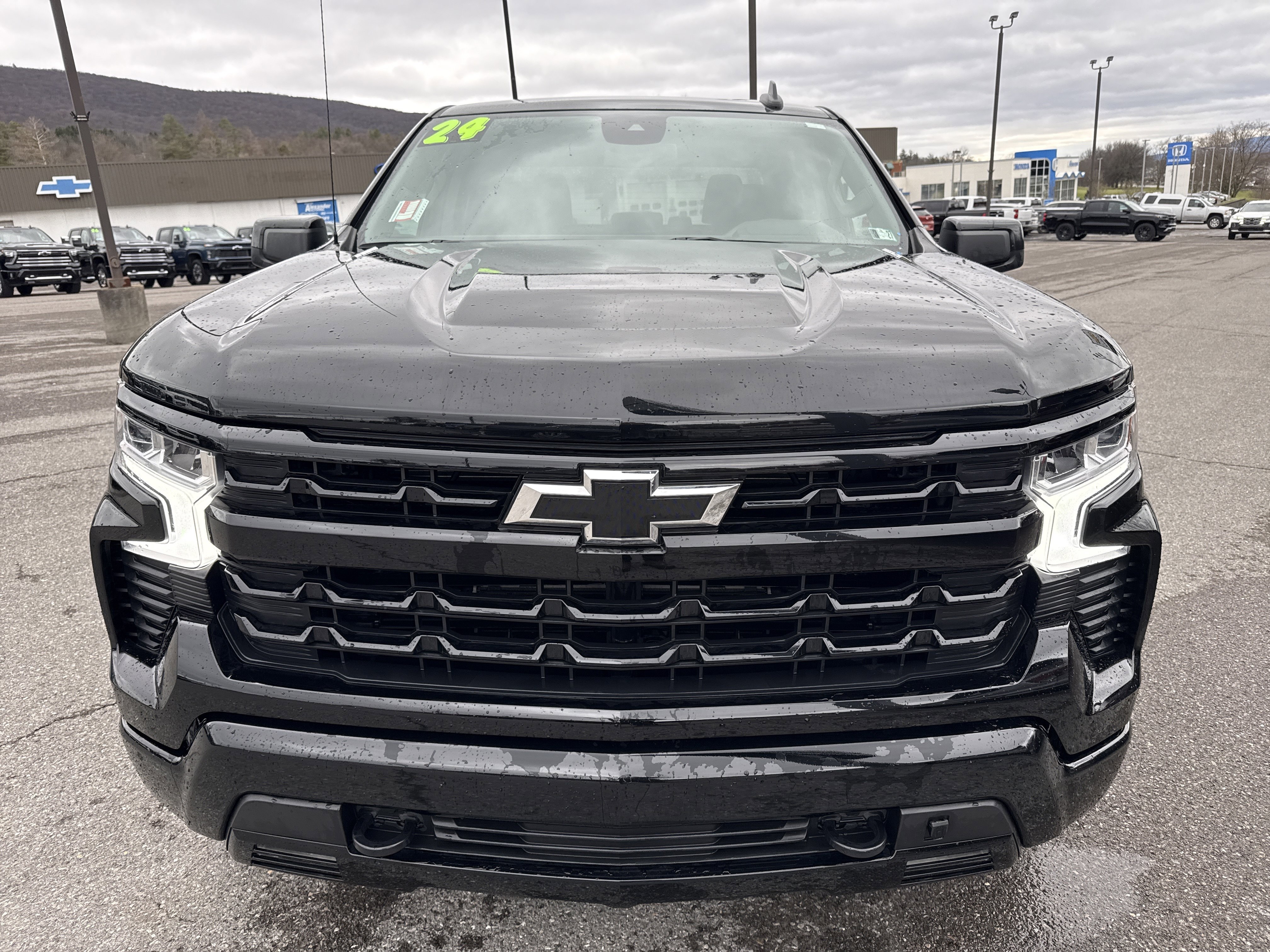 Used 2024 Chevrolet Silverado 1500 RST w/ Z71 Off-Road Package image 9