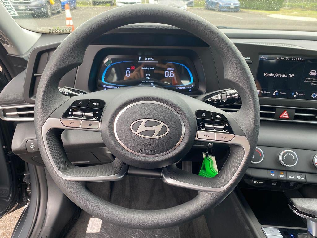 New 2026 Hyundai Elantra SE FWD image 32