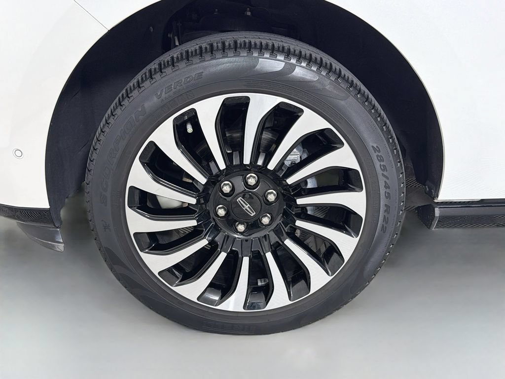 Used 2023 Lincoln Navigator L Black Label AWD/4WD image 33