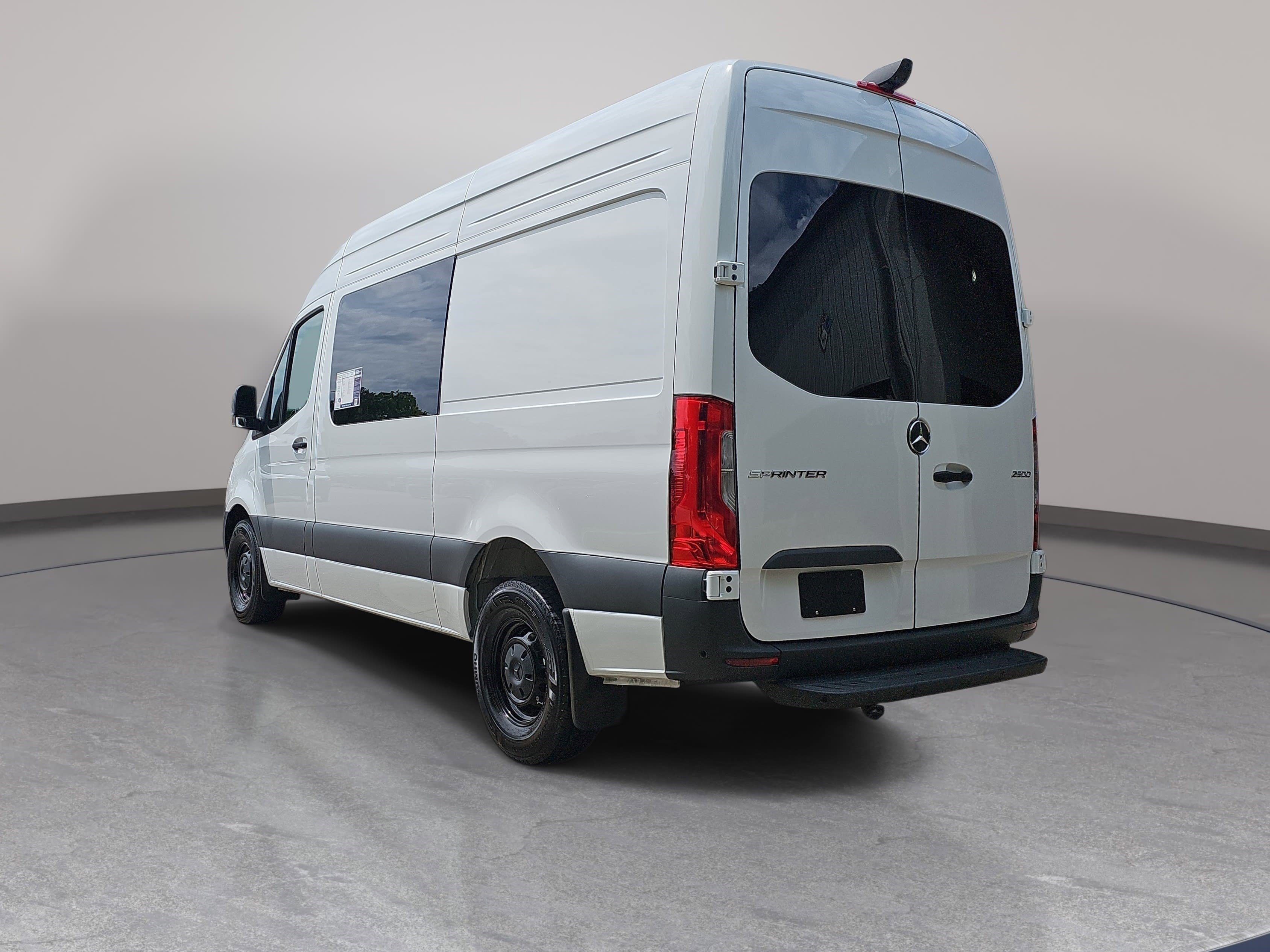 Used 2025 Mercedes-Benz Sprinter 2500 image 7
