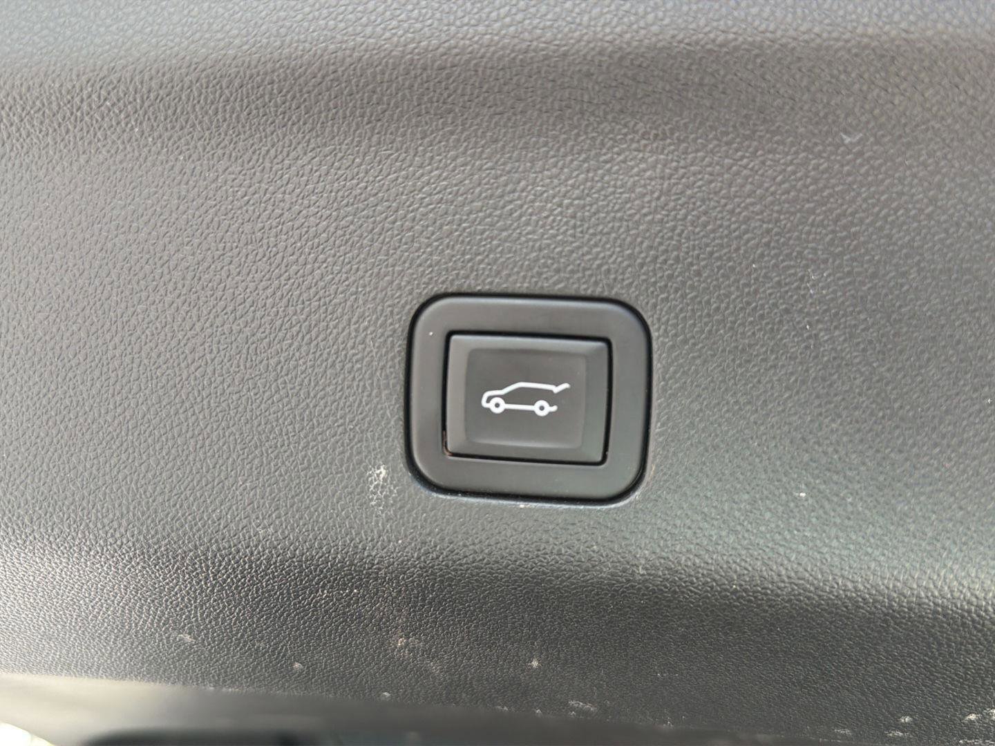 Used 2024 Chevrolet Tahoe LT RWD image 36