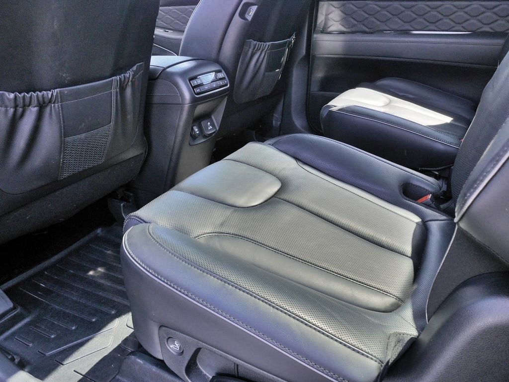 Used 2022 Hyundai Palisade Calligraphy image 19