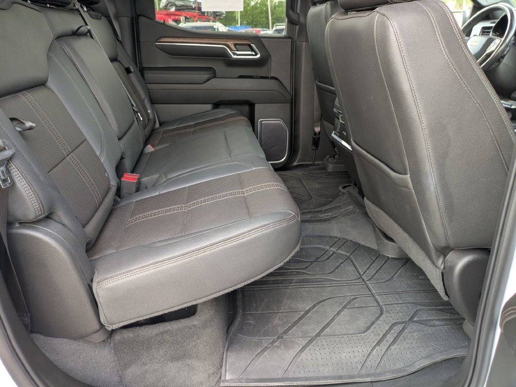 Used 2023 Chevrolet Silverado 1500 High Country w/ Technology Package AWD/4WD image 27