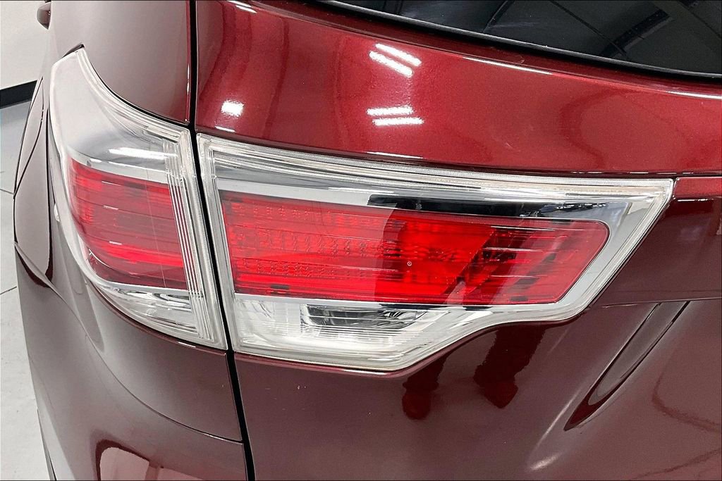 Used 2015 Toyota Highlander XLE image 41