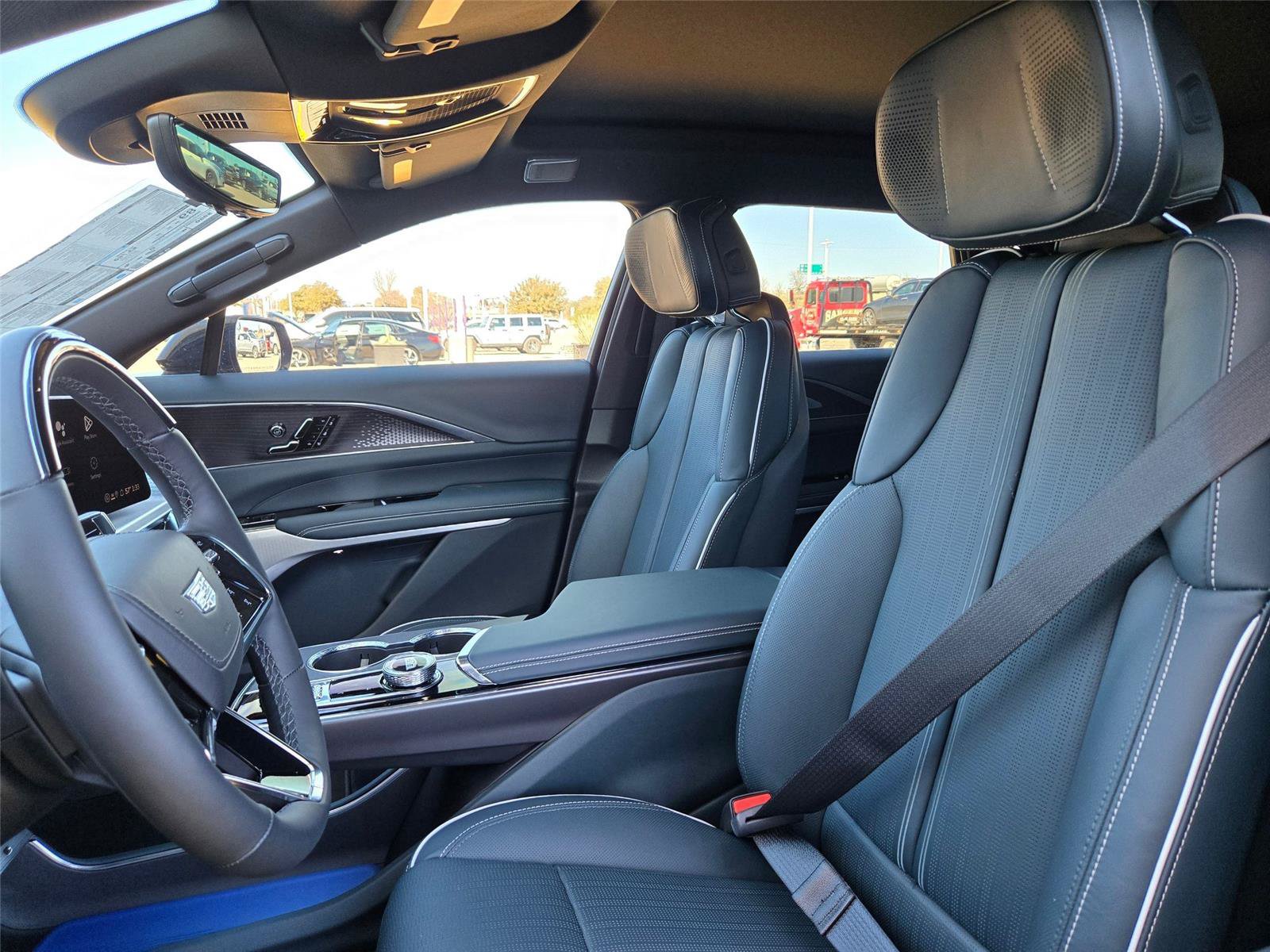 New 2026 Cadillac Lyriq Signature Sport w/ Nappa Leather Package AWD/4WD image 28