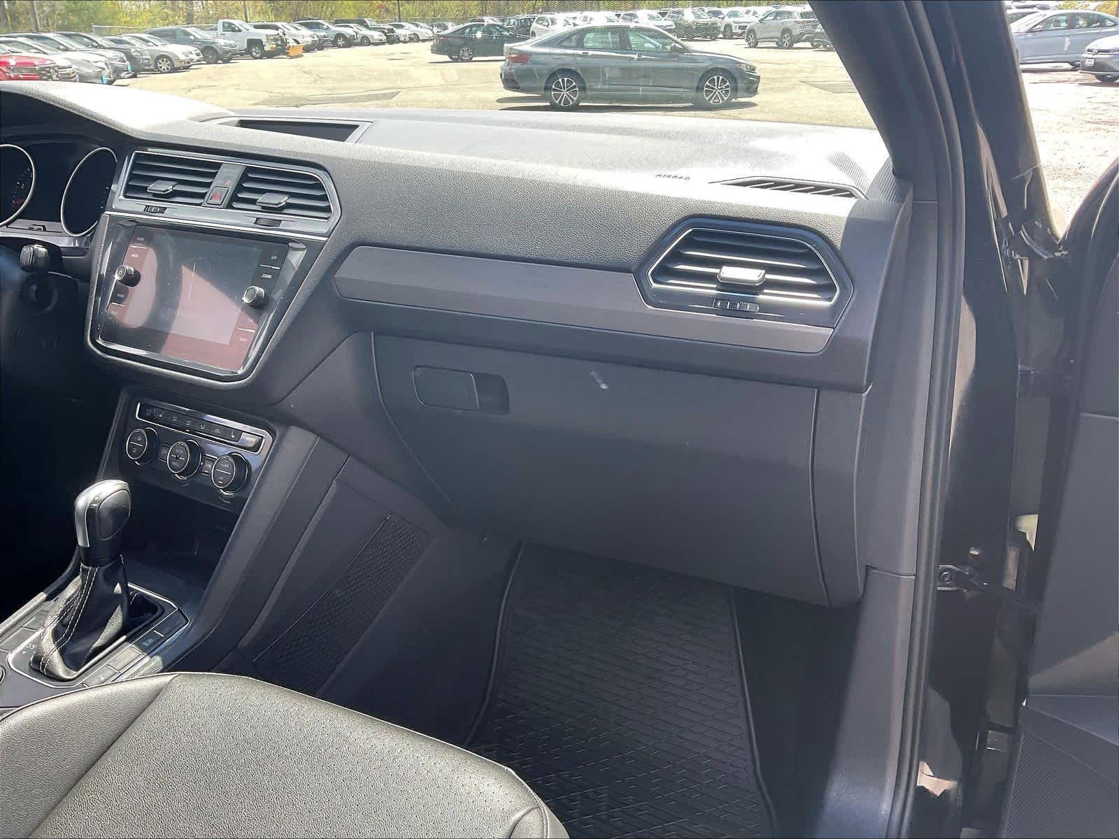 Used 2021 Volkswagen Tiguan SE R-Line AWD/4WD image 13