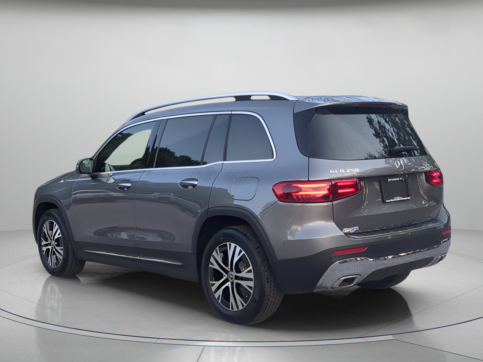 Used 2026 Mercedes-Benz GLB 250 w/ Exclusive Package image 42