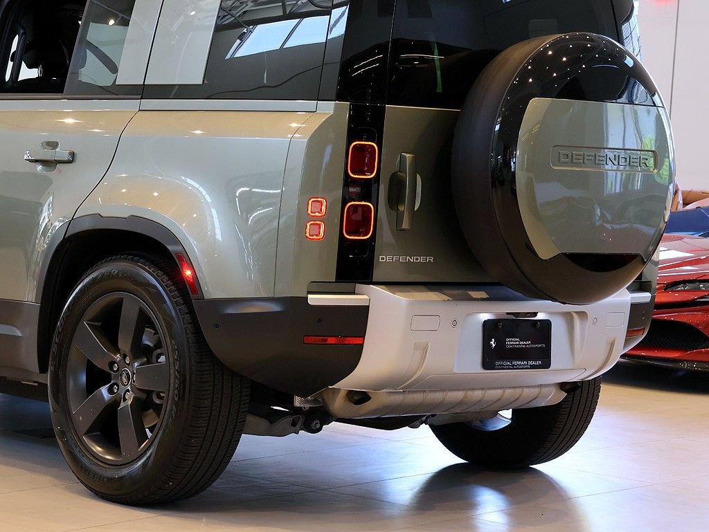 Used 2025 Land Rover Defender 110 S AWD/4WD image 34