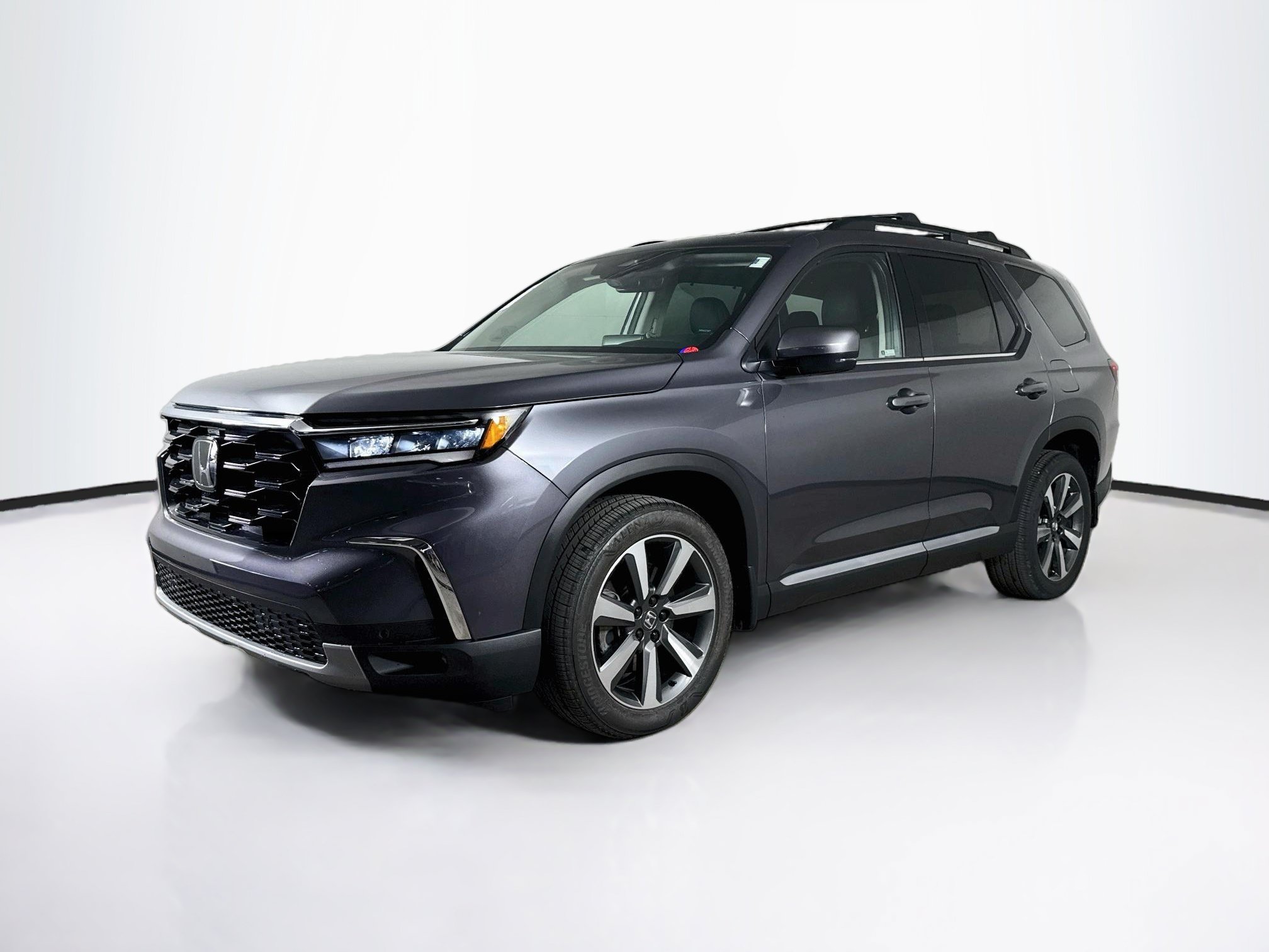 Used 2023 Honda Pilot Touring image 4