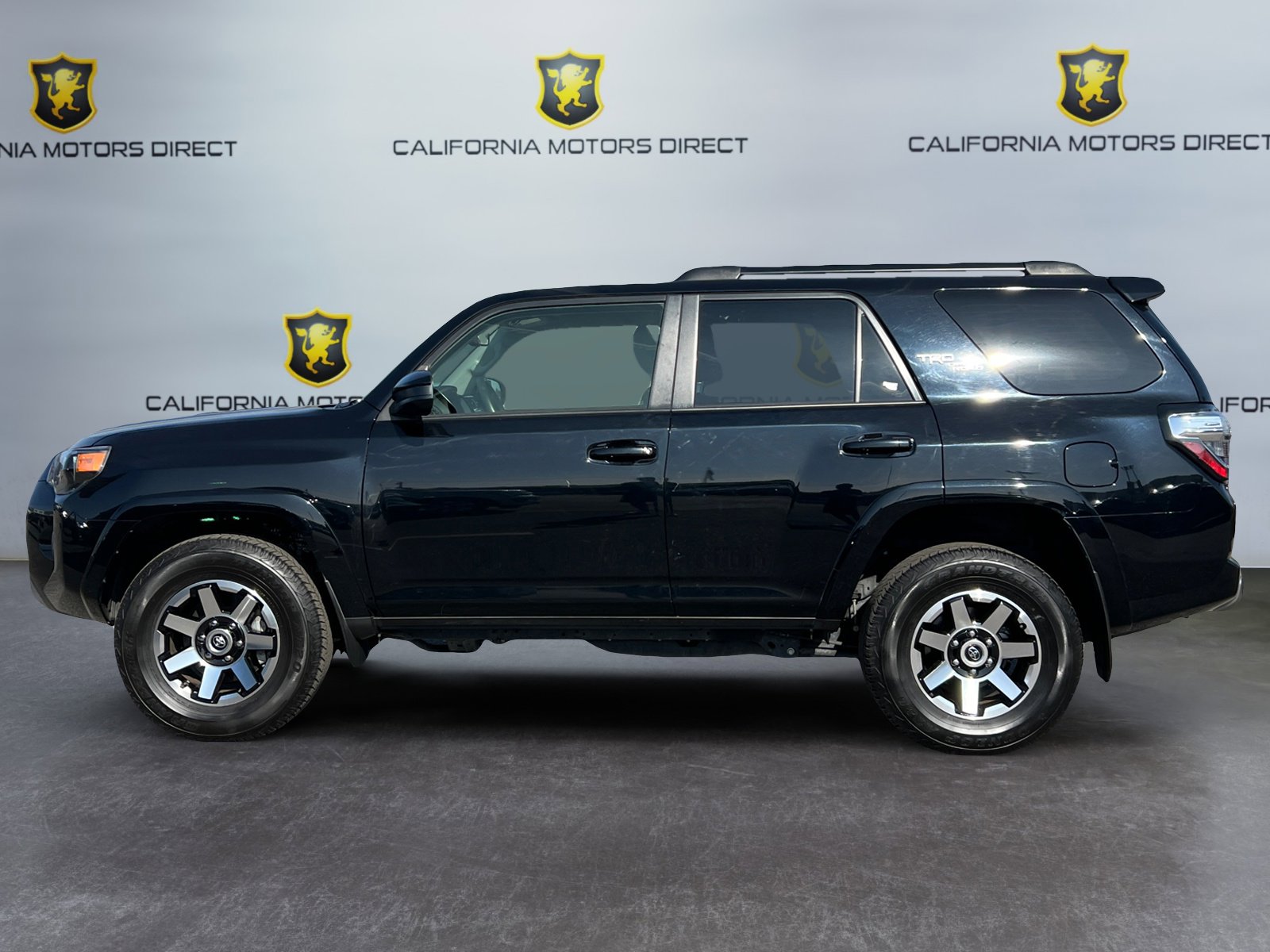 Used 2023 Toyota 4Runner TRD Off-Road image 2
