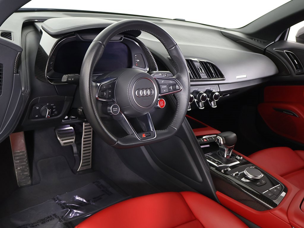 Used 2018 Audi R8 V10 w/ Carbon Exterior Package image 25