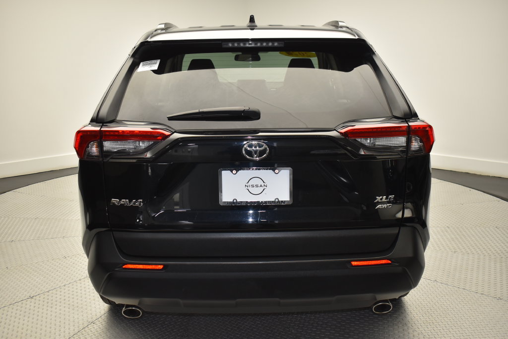 Used 2025 Toyota RAV4 XLE AWD/4WD image 6