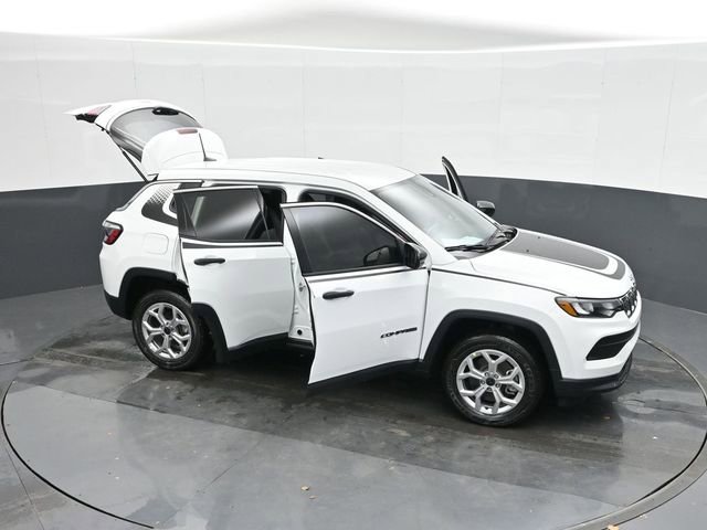 Used 2025 Jeep Compass Sport w/ Mopar Graphics Package image 49